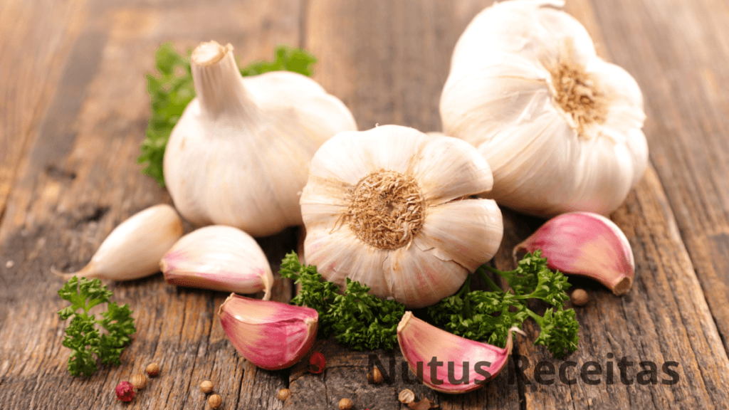 Os 10 Incríveis Benefícios do Alho como Antibiótico Natural 4 alho beneficios