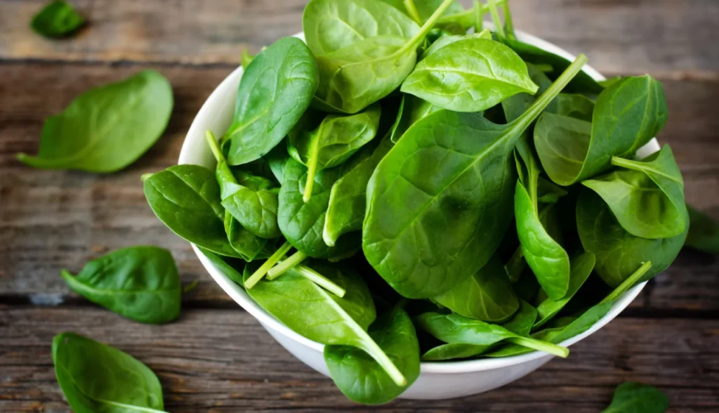 7 Saladas Reforçadas para Promover o Bem-Estar e a Clareza Mental 5 Saladas