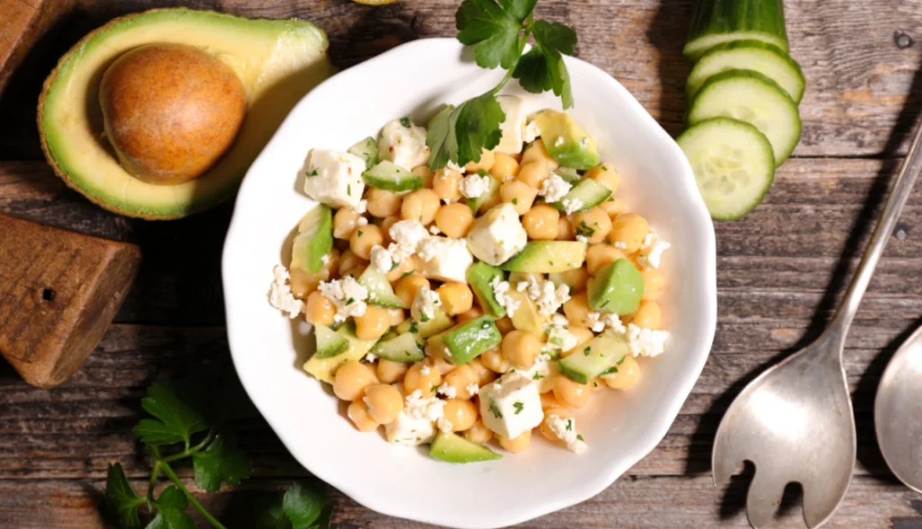 7 Saladas Reforçadas para Promover o Bem-Estar e a Clareza Mental 3 Saladas